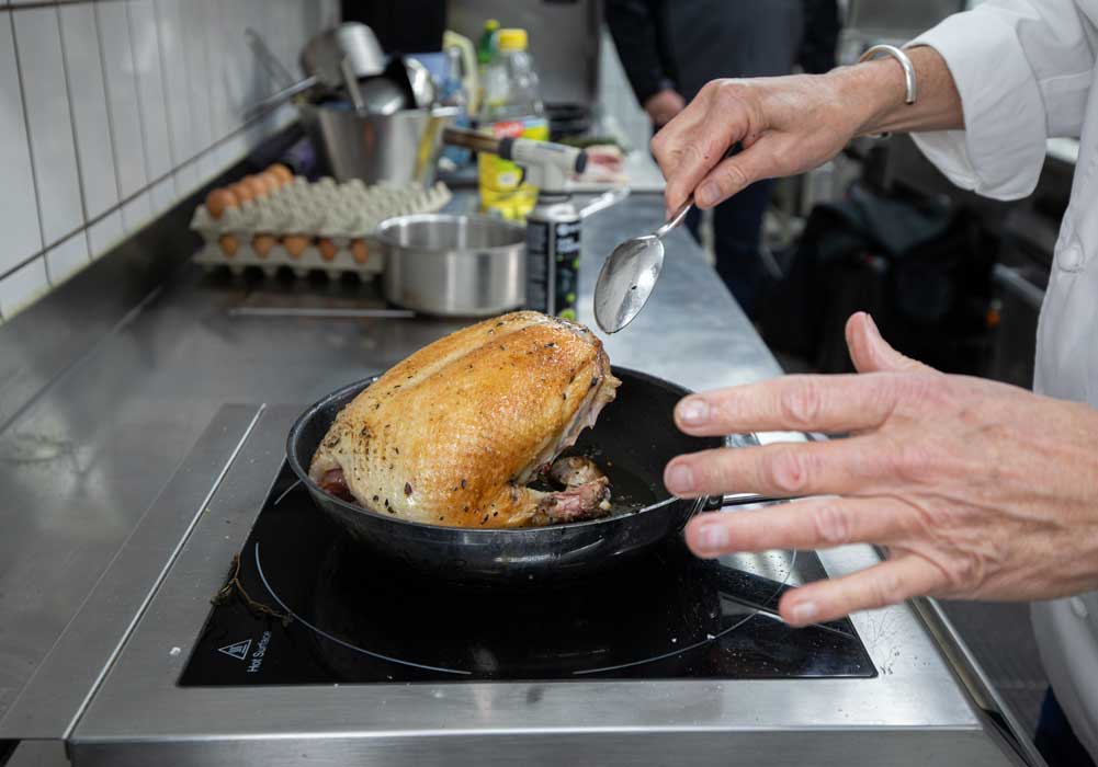 Hähnchen, Bratstück, Bratente, Pfanne, Küchenszene