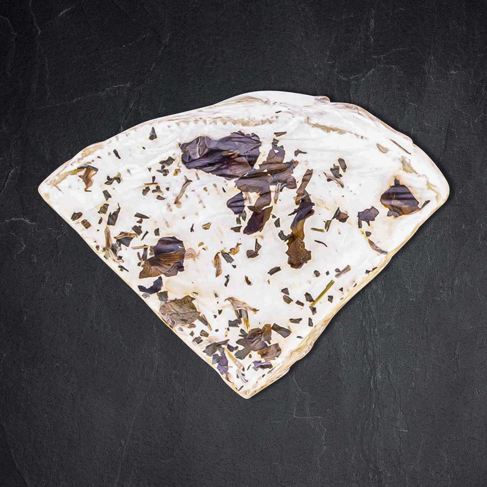 957900_Bio_Blu_merie_Brie_mit_essbaren_Blumen Produktbild: 957900_Bio_Blu_merie_Brie_mit_essbaren_Blumen