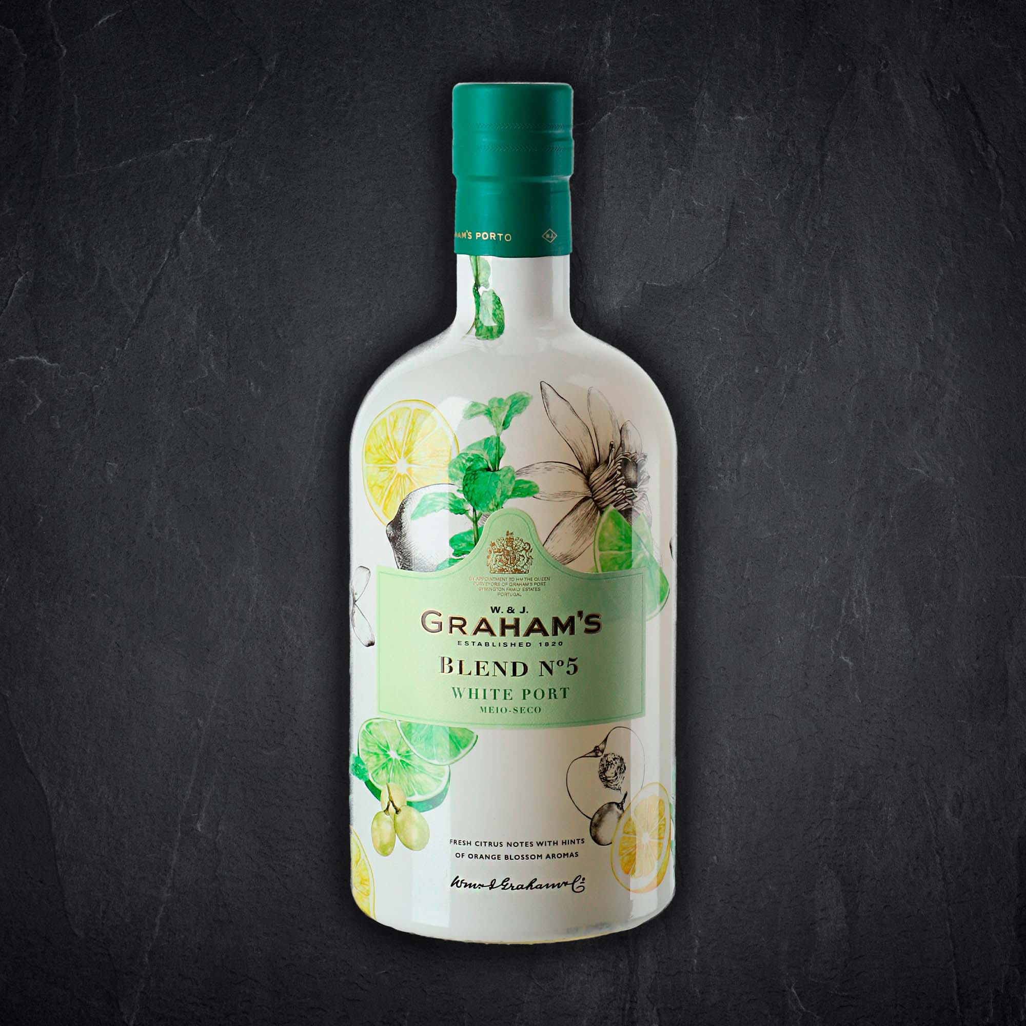 Flasche mit Alkoholischem Getränk Produktbild: Flasche mit Alkoholischem Getränk