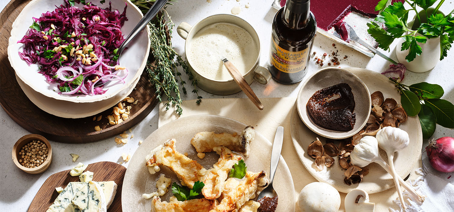 salat, rotkohl, zwiebel, erdnuss, dressingflasche