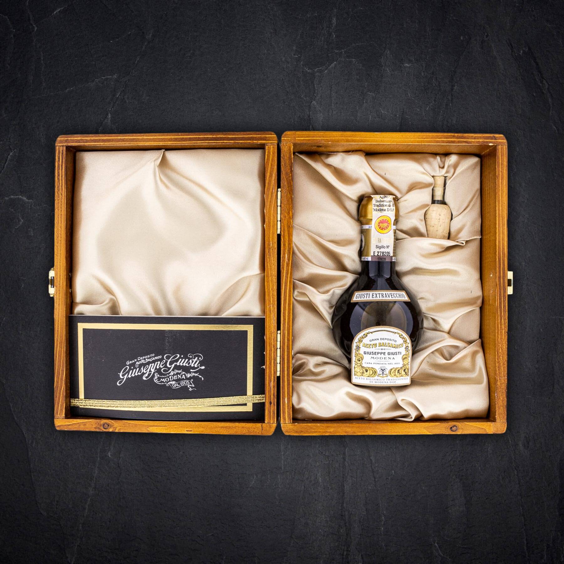 Giuseppe Giusti traditioneller Balsam Essig Extravecchio aus Modena