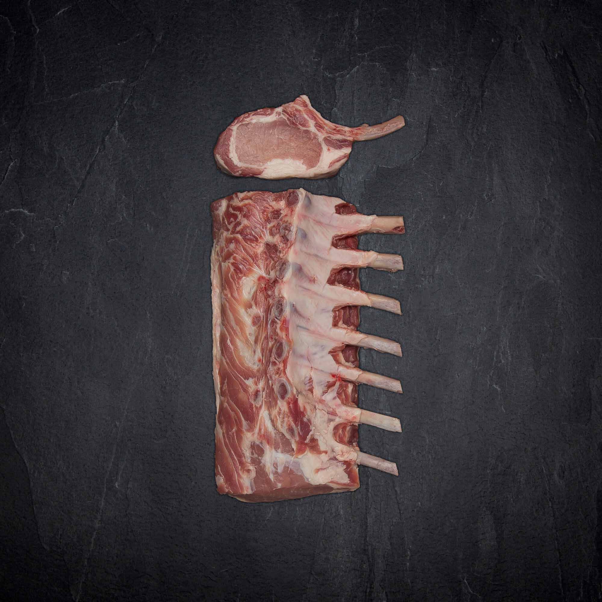 930807_Fleisch_FP_Schweinekarree_D_Duroc__11__B2BFP Duroc Schweinekarree mit Knochen