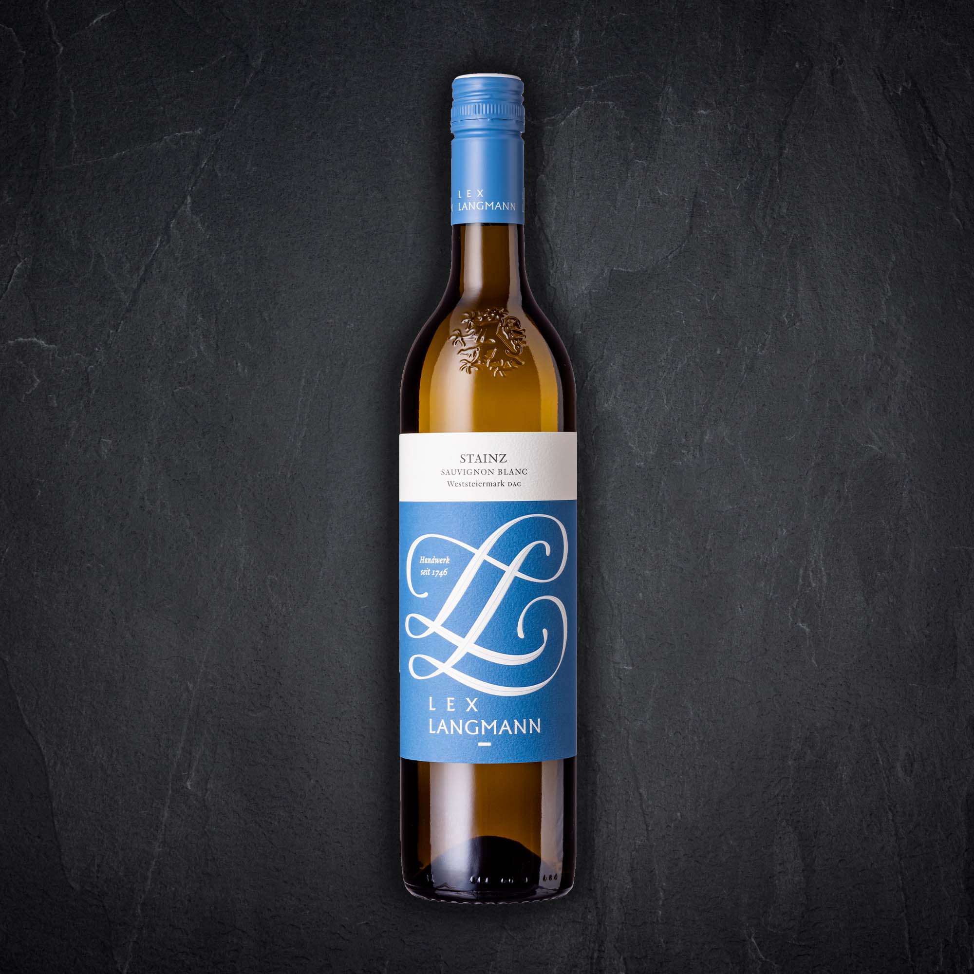 Flasche mit Alkoholischem Getränk Produktbild: Flasche mit Alkoholischem Getränk
